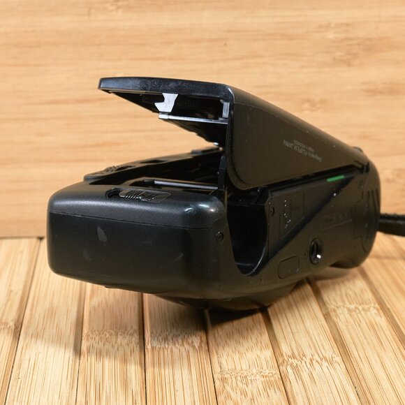 Vintage Fujifilm Discovery Autofocus 90 35mm Compact Film Camera - Picture 10 of 10